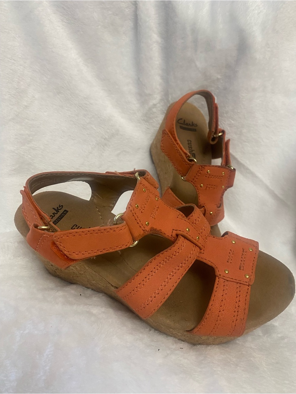 Clarks Annabel Bari Coral Suede Wedge Sandals with Stud Accents Size 5